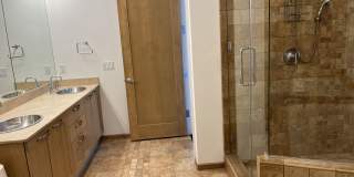 Beautiful 2 Bedroom Condo in Whitefish Bay Gallery 16