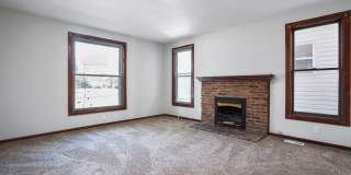 Spacious 3 Bed, 2 Bath in Newark - Move-In Ready Gallery 34