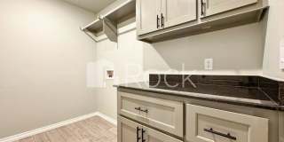 Spacious Craftsman Home on cul-de-sac - Electric Included! Gallery 32