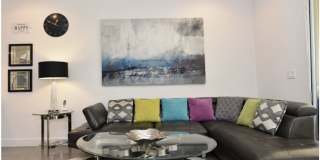 Modern Townhome in quiet neighborhood: 3BR, Pool & Near Disney Gallery 15