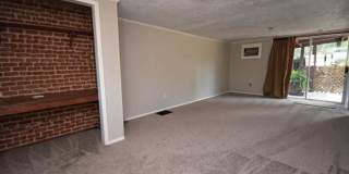 4 bed/3.5 bath, half acre lot, 100 yards from Memorial Stadium! Gallery 14