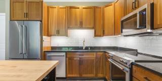 250 Daniel Burnham Square Gallery 8