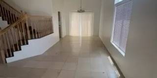 Spacious 4-Bedroom Home with Downstairs Bedroom & Brand-New Carpet Gallery 7