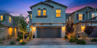 Spacious 5-Bedroom Home with Loft, Pool & Mountain Views Gallery 1