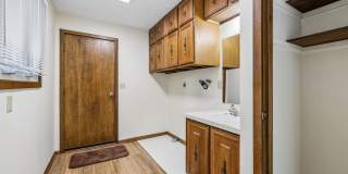 4 Bedroom Lincoln Ranch Home! Gallery 27
