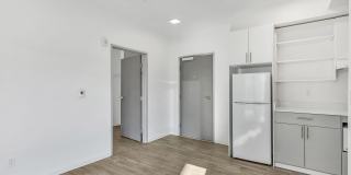 Koz at the Dome Gallery 16