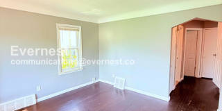 8270 Trinity Street Gallery 12