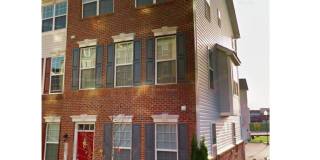 Well Maintain Townhome in Market Square! Gallery 1