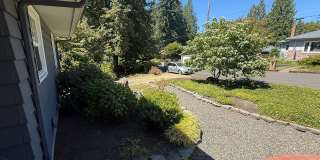 Spacious 4-Bedroom Home Plus Large Bonus Space – West Slope Vista Hills Gallery 5
