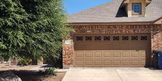 3/2/2 Duplex / Close to Shopping, Restaurants & Entertainment / Corner Lot / Fridge Included / Fenced in Yard / CISD Gallery 1