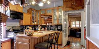 Bungalow in Desirable Highlands! Location Matters! Gallery 16