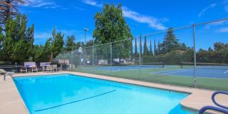 2 Bedroom Condo for Rent in Redding CA with Pool, Tennis Courts, Garage | The Bluffs Gallery 25