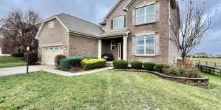 Spacious 4 Bedroom with Gameroom Gallery 1