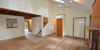 Charming 2 Bed / 2 Bath Home in Prime Chapel Hill Location Gallery 12