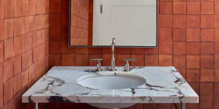 The Hadley Gallery 37