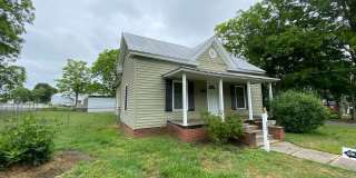 2 Bedroom/1Bath Home Located in Burlington, NC! APPLY NOW 2 Bedroom/1Bath Home Located in Burlington, NC! APPLY NOW Gallery 4