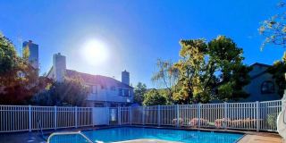 Beautiful 2bd Townhouse With Attached Garage, Private Patio, Pool/Hot Tub, & Clubhouse! Gallery 8