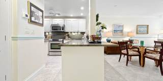 Luxurious Corner Unit with Stunning Floor-to-Ceiling Views! Gallery 7