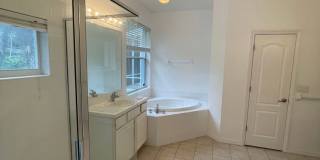 JUST LEASED- Annual unfurnished 3/2  house in Sarasota Gallery 24