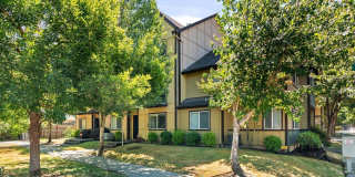 Modern 2 Bedroom Condo Featuring Main Level Bonus Room and Two Ensuite Bedrooms Gallery 4