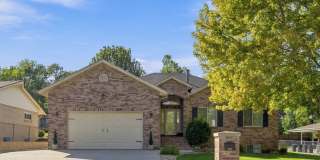 Spacious Golden Ranch Home with Large Garage & Basement Gallery 1