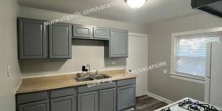 3 Bedrooms • 1 Bathroom • Bonus Game & Office Space Gallery 6