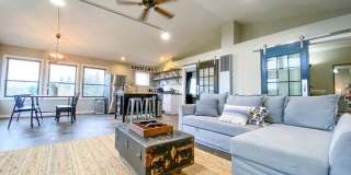 Portland Loft: Fully Furnished Loft Living with views of the golf course $300 Utility Fee Gallery 17