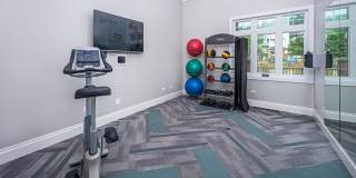 Woodlake Apartments Gallery 16