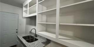 907 Elizabeth Street unit: 2 Gallery 6