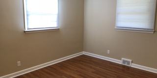 Convenient South Location!  3 Bedrooms / 2 Bathrooms Gallery 7