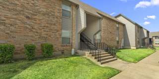 Cleburne Plaza Gallery 10