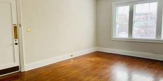 1 BR, 3rd floor Apartment in Downtown Greensboro, Water & Heat Included Gallery 7