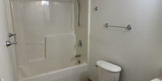 MOVE-IN SPECIAL! $500 OFF FIRST MONTH'S RENT! Large 4-Bedroom, 3-Bathroom House Gallery 13