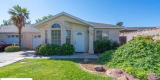 Easy Living! 3 Bedroom Home with Gorgeous Backyard Gallery 1