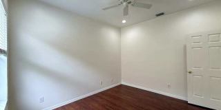 9512 Greenpointe Drive Gallery 51