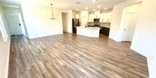 *MOVE IN SPECIAL* Kitchen Lovers Dream – Tons of Cabinet Space & Included Appliances! Gallery 4