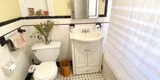 Beautiful 3 Bed/ 1 Bath Available 9/1/26 Gallery 18