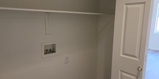 556 N Robles Street Gallery 11