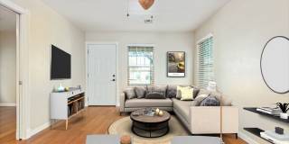 Charming Home in Garfield District – Renovated w/ Hardwood Floors, Granite Counters, In-Unit W/D & Shared Backyard – Near Downtown & ASU! Gallery 1
