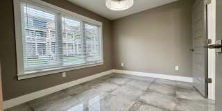 3 Bed, 3.5 Bath Home w/ 2 Car Garage and Lake Views Gallery 6