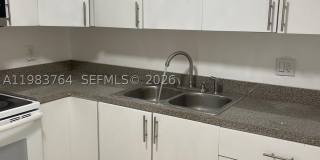 210 NE 40th Ct Gallery 1