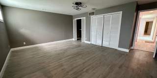 double lake front 4/2 house with swimming pool Gallery 19