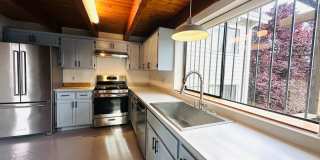 West Oakland 5th St Gallery 6