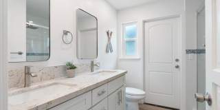 Stunning 5-Bed, 4-Bath Fully Furnished Home in Prestigious Huntington Harbour Stunning 5-Bed, 4-Bath Fully Furnished Home in Prestigious Huntington Harbour Gallery 11