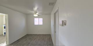 Large 4 Bed 2 Bath House Gallery 11