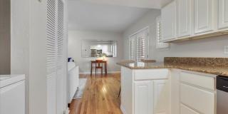 517 E Jefferson Street Gallery 20