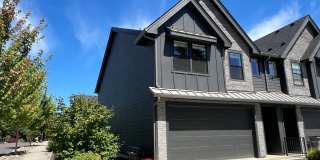 End Unit Luxury Townhome for Lease at the Courtyards at Hidden Crest - 6800 NE 131st Way Gallery 3