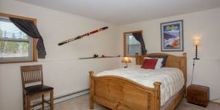 2 bedroom in Frisco. Walk to Main Street! Garage and Yard! Hot tub! Gallery 12
