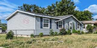 A cozy 3-bedroom, 2-bathroom home nestled on a corner lot Gallery 6