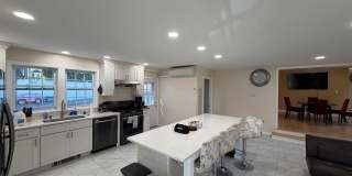 Large Haverhill Single Family Home With Pool and Hot Tub- Avail Now Gallery 1